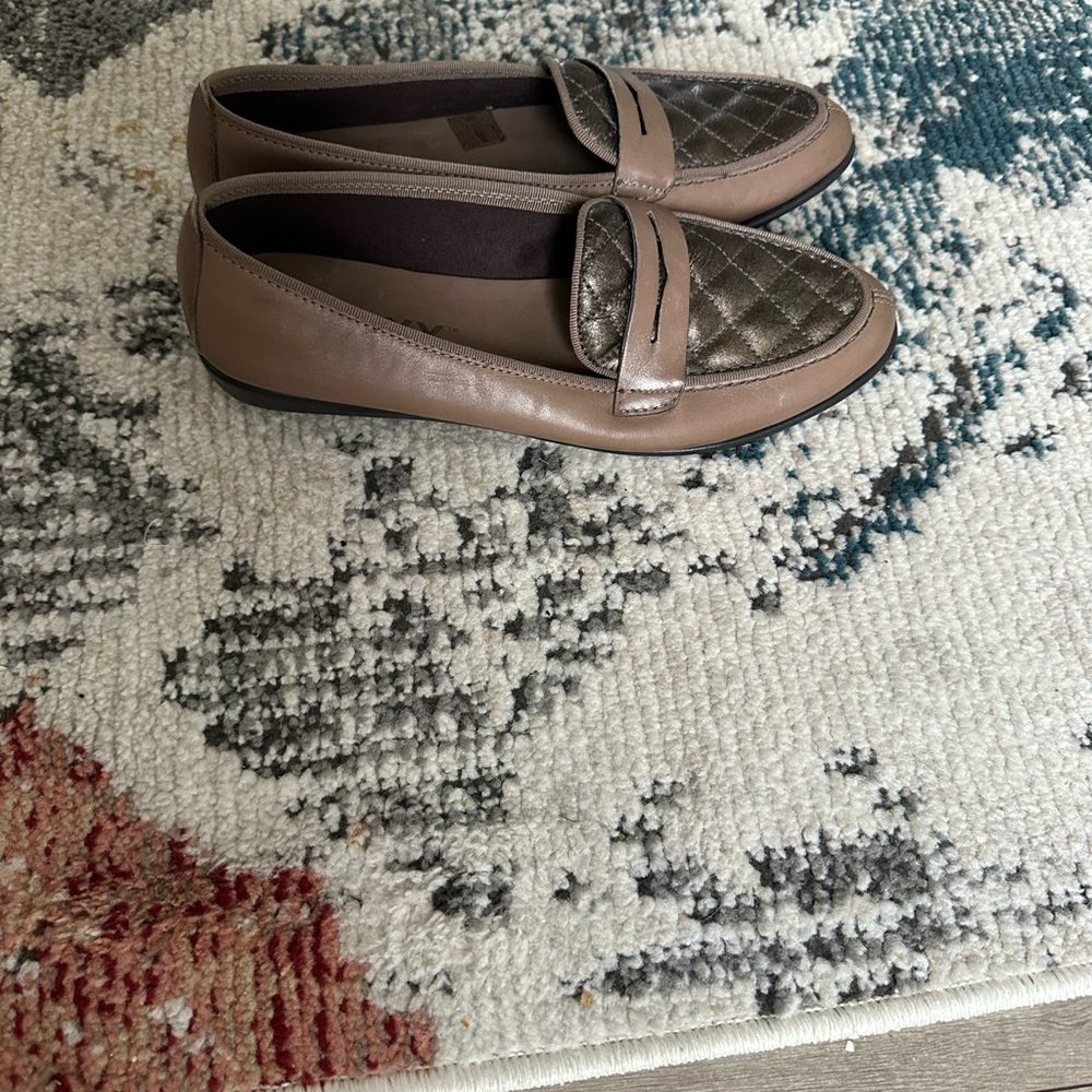 The FLEXX Women's Bronzo/Desert Shadow/Cashmere Risolution size 9 like new - Picture 15 of 16